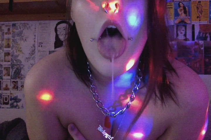 19 Years Old Bisexual Brunette Cum In Mouth Curvy OnlyFans Pierced Piercing Pretty