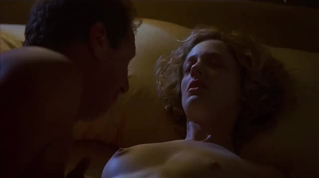 Judy Greer [GIF] [xpost /r/CelebsGW]