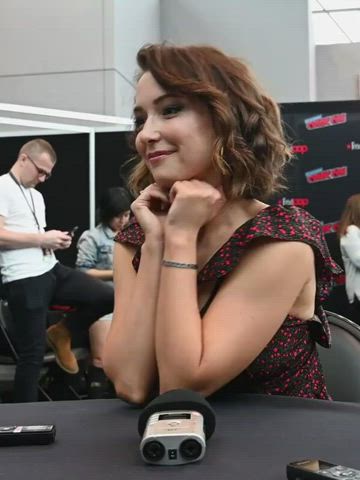 Milana Vayntrub is the perfect combo of cute and busty