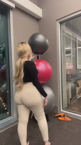 Big Ass Booty Bouncing Leggings Pawg Thick Yoga Pants gif