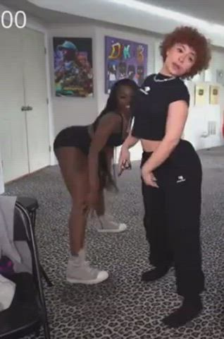 celebrity twerking uglyblonde gif