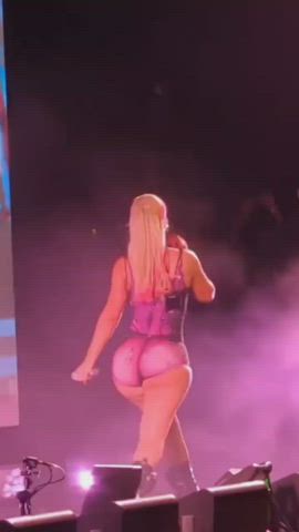 Iggy in Milwaukee last night 👀