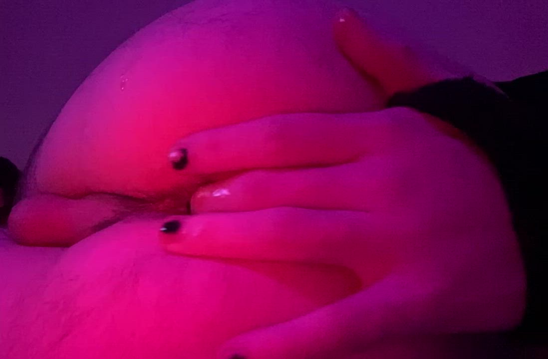 watch as i make my finger disappear 🪄