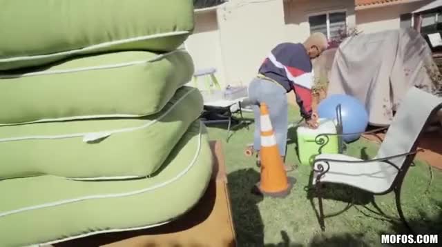 PervsOnPatrol - Cecilia Lion - Getting Lucky At The Yard Sale