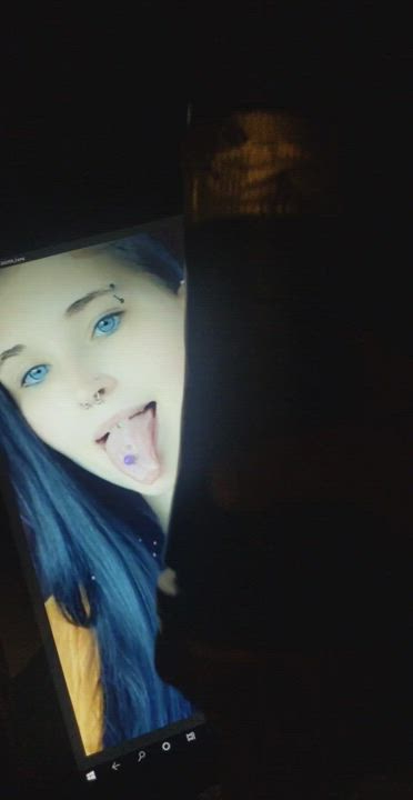 love thinking of her while I fuck this🤤