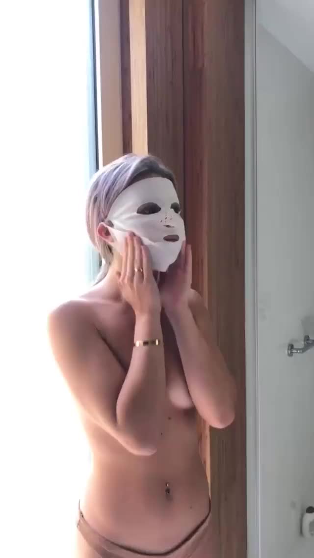 Lottie Moss Topless thefappeningblog.com