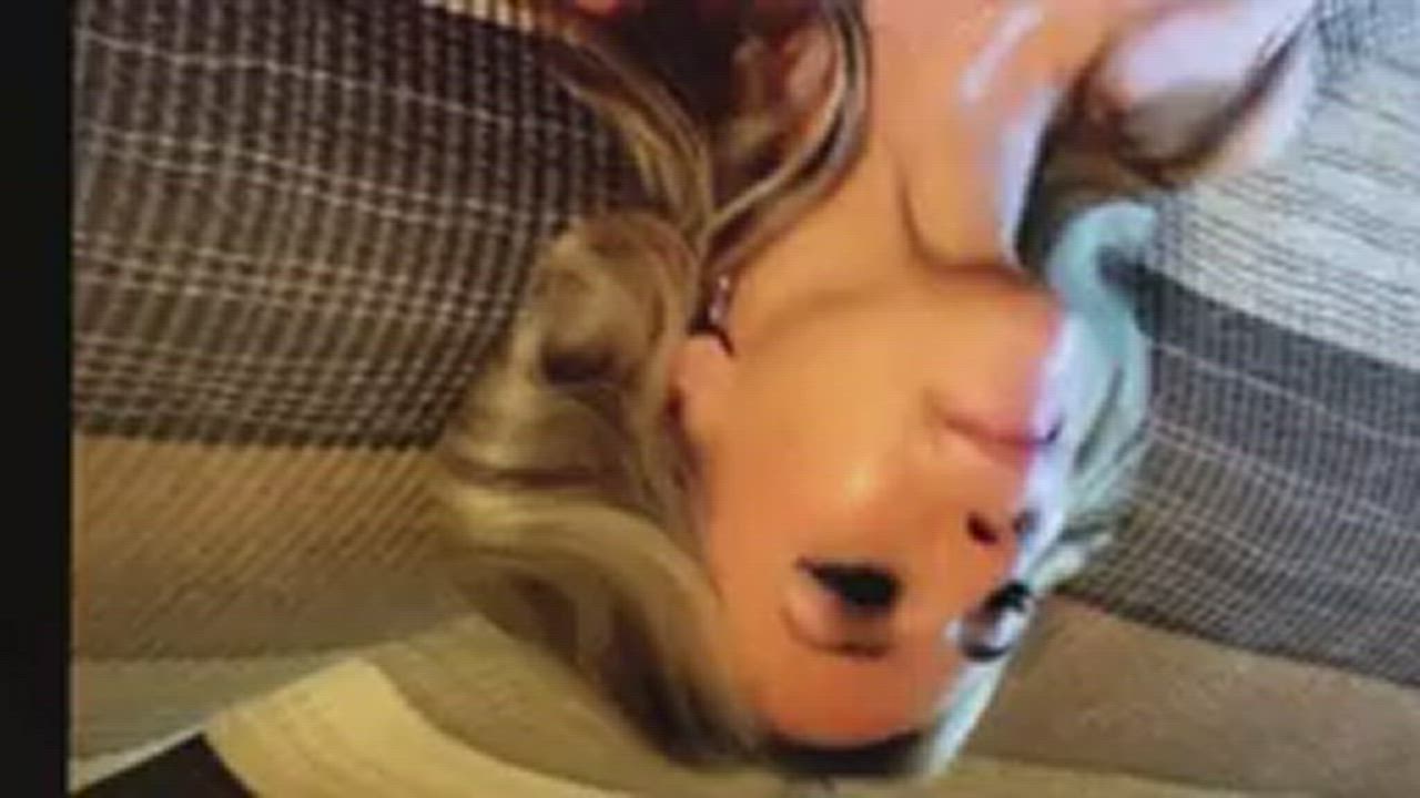 Celebrity Kaley Cuoco Nude gif