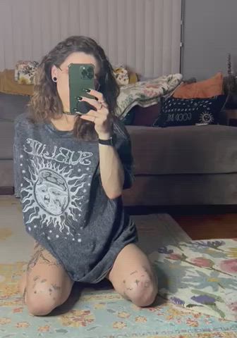 Tiny girls in big tshirts 🤤