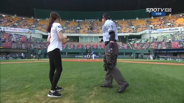 South Korean rhythmic gymnast Shin Soo-ji's first pitch
