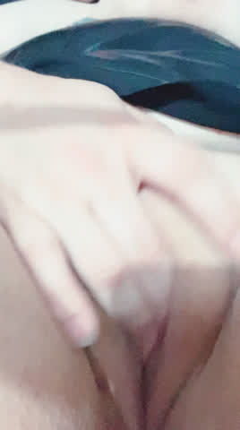 Amateur BBW Clit Clit Rubbing Close Up Masturbating OnlyFans Shaved Pussy Solo gif