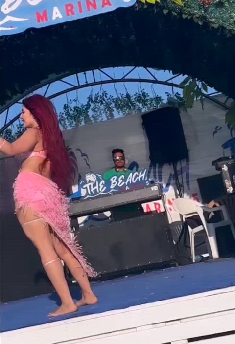 Hendaya nipple slip
