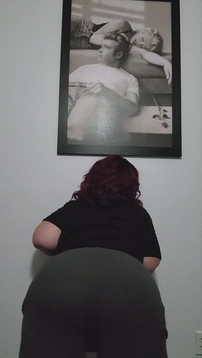 Big Ass MILF Twerking gif