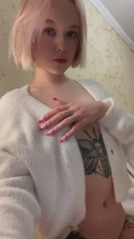 Big Nipples Blonde Natural Tits Shaved Pussy Short Hair Small Nipples Small Tits