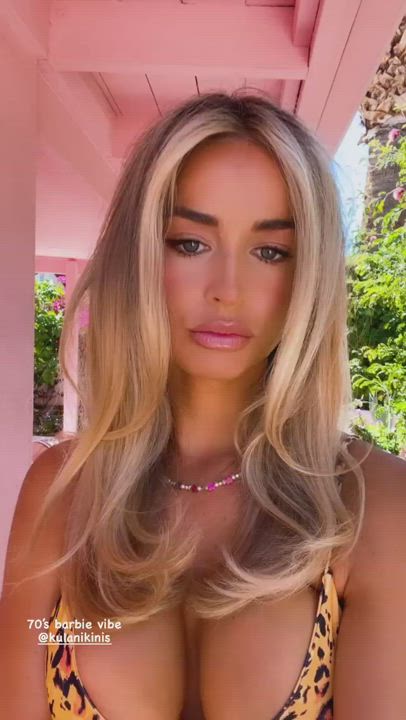Australian Model Selfie gif