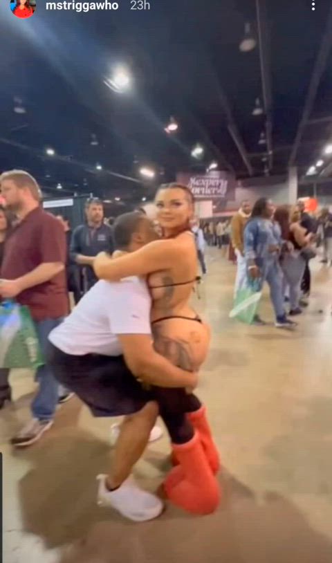 big ass celebrity convention gif