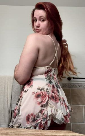 Peak under my lingerie and watch my thick booty jiggle