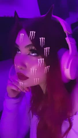 heyy come play some games with me uwu