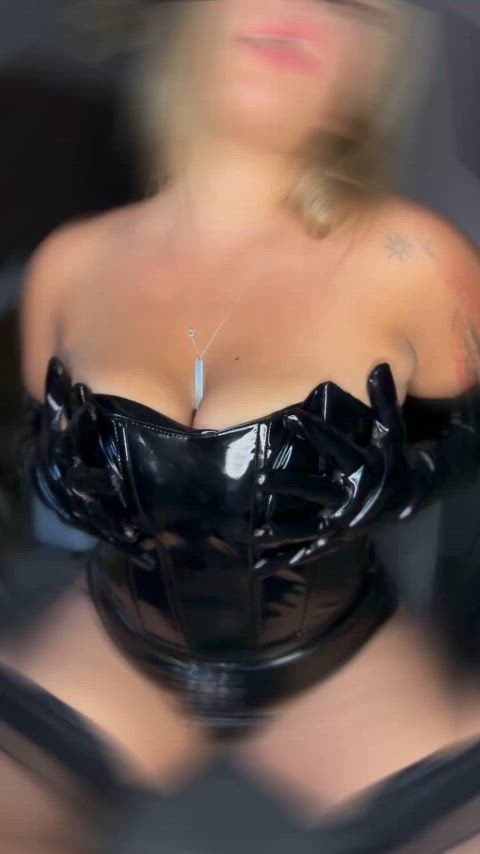 goddess latex latex gloves mistress onlyfans glove-fetish shiny-clothes gif