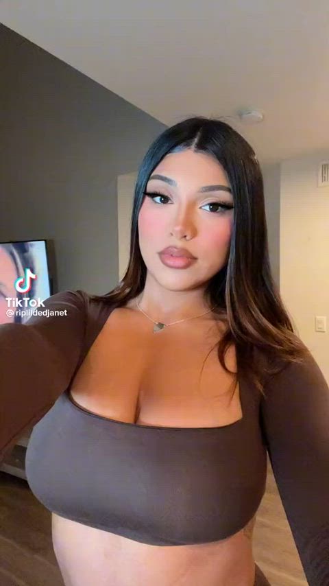 big ass big tits booty busty curvy hourglass latina slut spanish tiktok gif