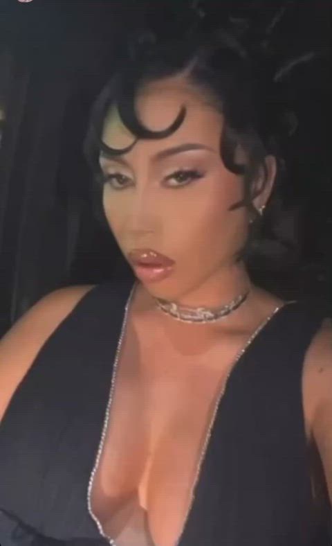 Oh my the things i would do to that gorgeous face