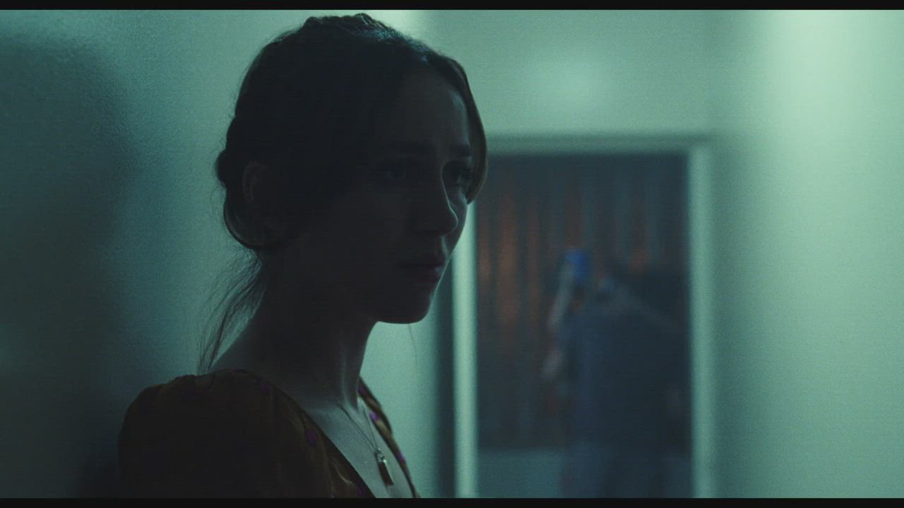 Celebrity Sydney Sweeney Topless gif