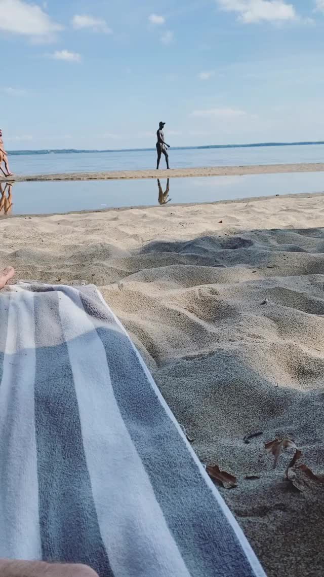 Just soooooo horny on the beach. I love that they all watched ?
