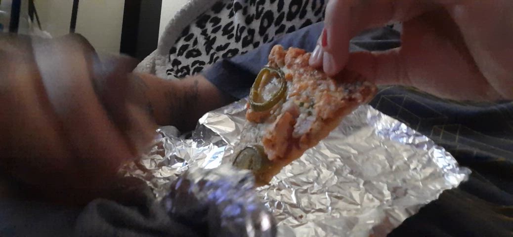 Cum and a slice 💦🍕