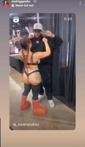 big ass celebrity convention exhibitionist gif