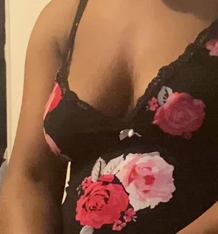 Boobs Bra Exhibitionism MILF Mom Perky Tits Wife gif