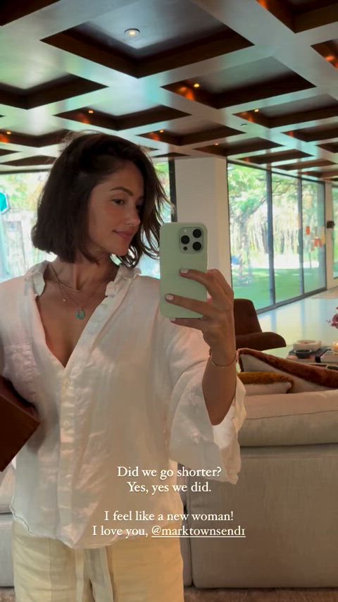celebrity cleavage hair minka celebs gif