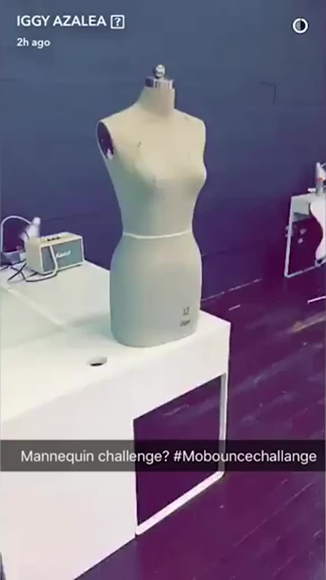 Iggy Azalea gif