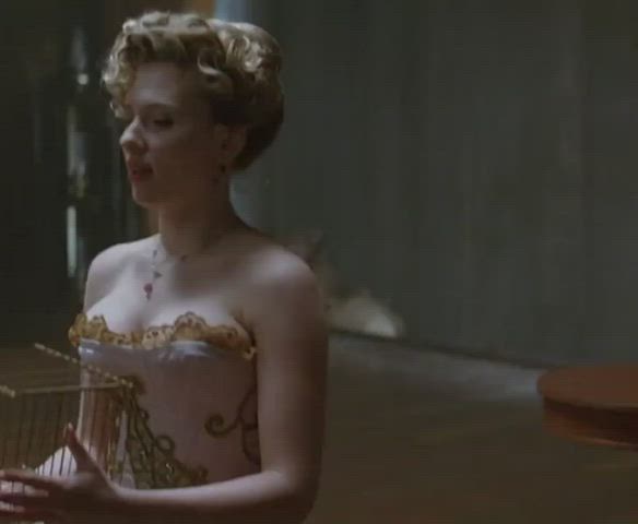 celebrity scarlett johansson sexy gif