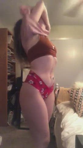 Chubby girl flashing ass and tits + full vid in the comments