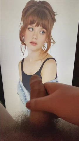 Quick jerk trib for this hot little piece of ass Maisie Peters, look at that face