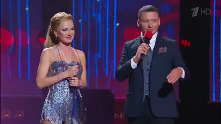 Elena Temnikova As Kylie Minogue 2 - Walking To Sit Down At The End Of A Performance.