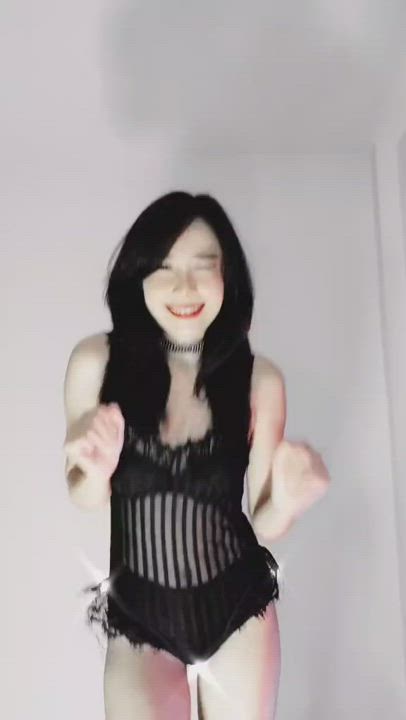 Asian OnlyFans r/AsiansGoneWild gif