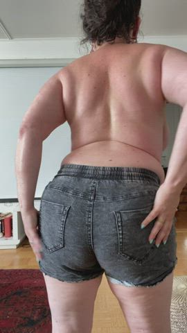 My ex said I was too fat to ride his face, do you think I’m too big to ride yours?