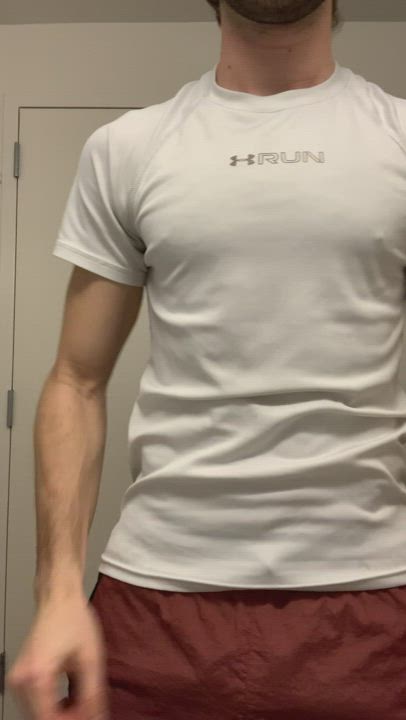 Had a request for a flexing vid. Never made one before and I’m a pretty small guy,