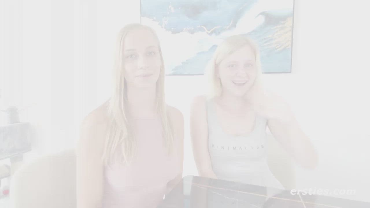 Sirena &amp; Anna have a little dildo fun!
