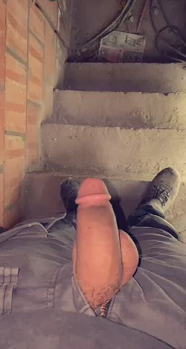 Construction worker here. Walking naked is horny af