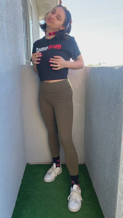 Flashing Gamestop Girl