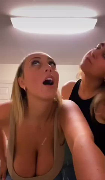 Big Tits Bouncing Tits College Huge Tits White Girl gif