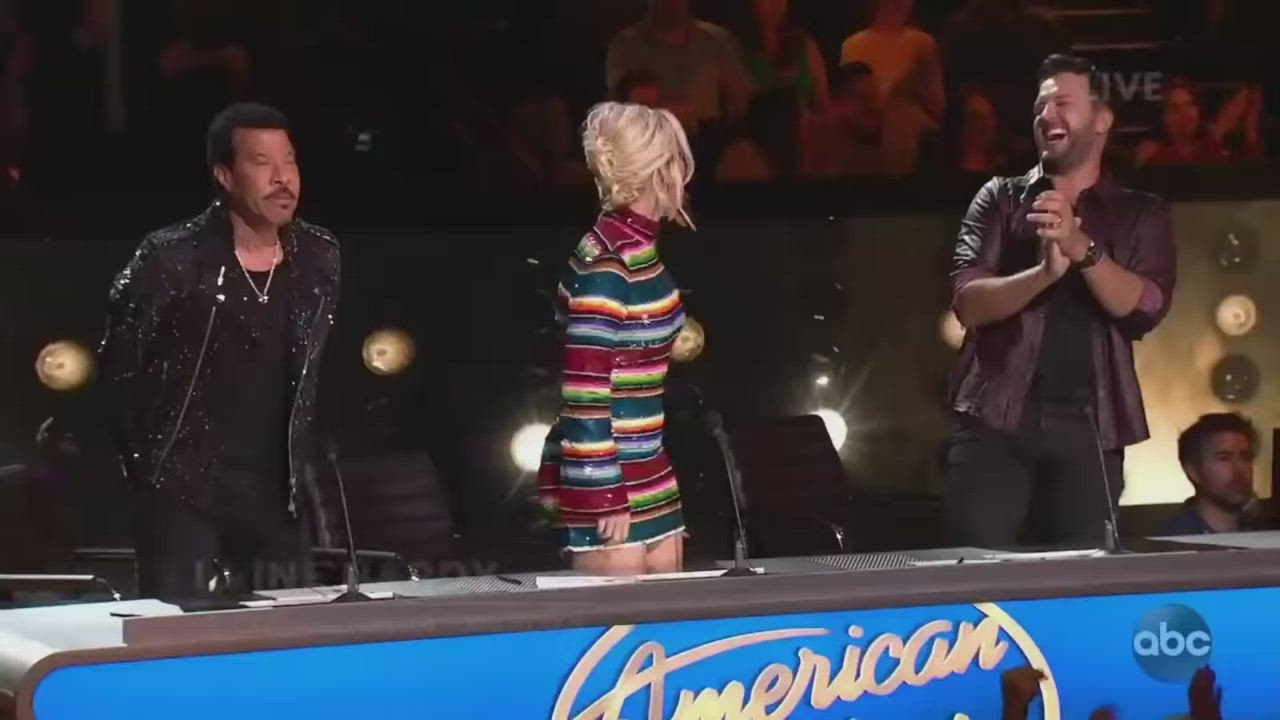 Katy Perry digs her thong out of her crack on TV