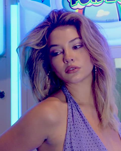 actress american sexy gif