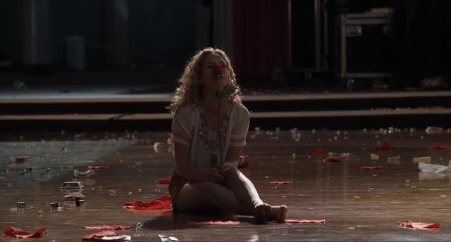 Almost-Famous-2000-01-45-20-dancing-empty-stage-smelling-rose