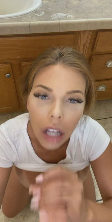 if you wanna have more fun with me check the comments for my free link to onlyfans