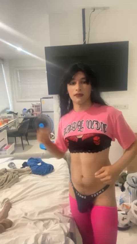Guess who borrowed a few things from my sister’s closet?