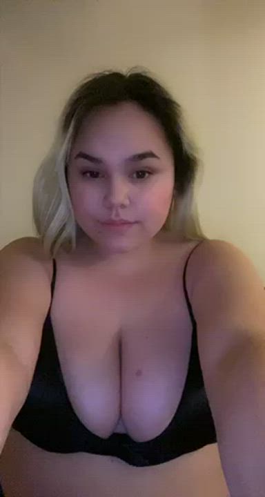 Come play in bed &lt;3