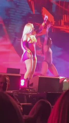 Iggy throwing more ass last night