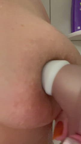 My tits and clit can get sucked with this toy…I love it
